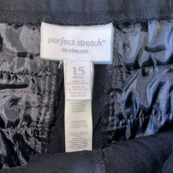 Chico’s Perfect Stretch black comfortable 1.5 short pants - Picture 2 of 3